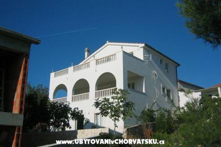 Apartmaji Maslina  Rogoznica Hrvaška