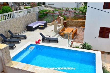 Apartmaji Tereza Rogoznica Hrvaška