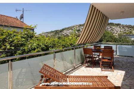 Apartmaji Vido i Nada Rogoznica Hrvaška