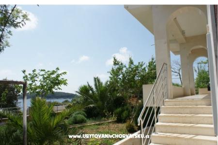 Apartmaji  Villa Rosina  foto 4