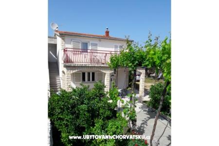 Apartmaji Biserka Rogoznica Hrvaška