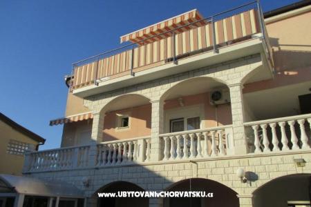 Apartmaji Knezevic foto 2