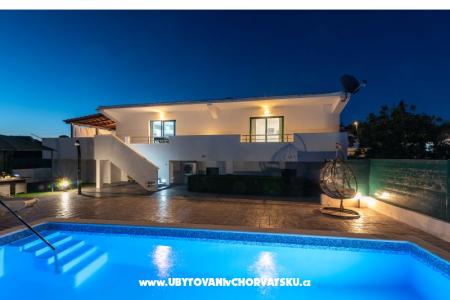 Vila Alina Rogoznica Hrvaška