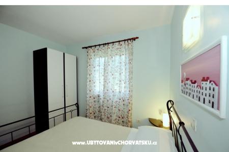 Apartmaji Nina foto 4