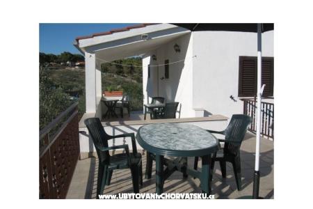 Apartmaji Oliva - Otok Šolta foto 5