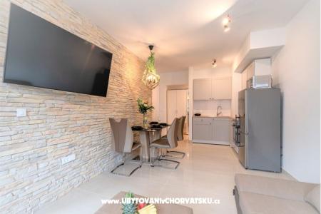 Luxury modern apartment on beach Split Hrvaška