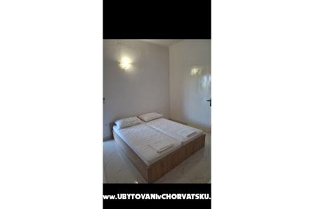 Apartmaji Kamelia foto 5