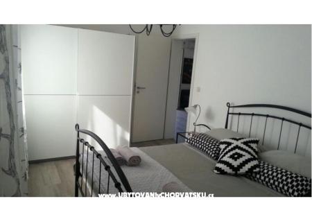 Apartmaji i kuće Dolac foto 5