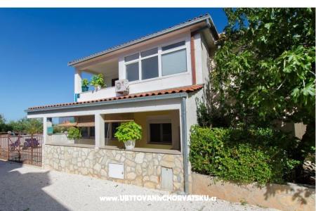 Apartmaji Denis Supetar Brač foto 3