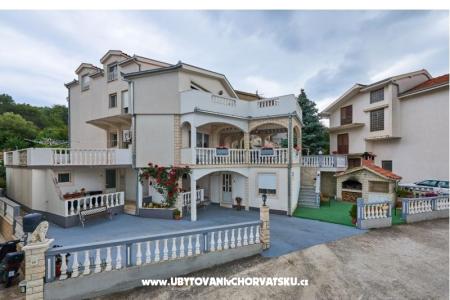 Apartmaji Gagula Trogir Hrvaška