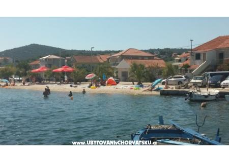 Apartmaji Tri palme foto 2