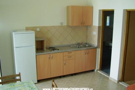 Apartmaji Arbanija foto 3
