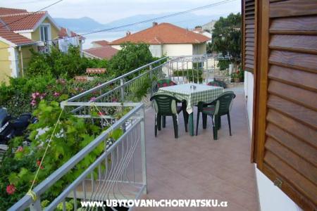 Apartmaji Arbanija foto 4