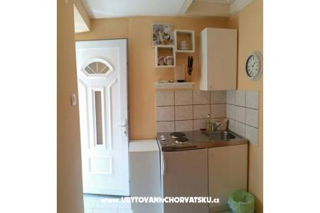Apartmaji Stone Hiša foto 4