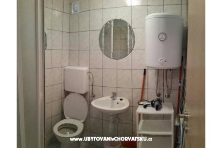 Apartmaji Stone Hiša foto 5