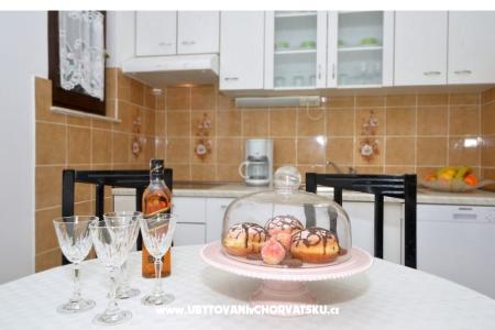 Apartmaji Marijana foto 3