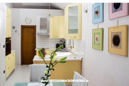 Apartmaji Satis i Laura foto 4