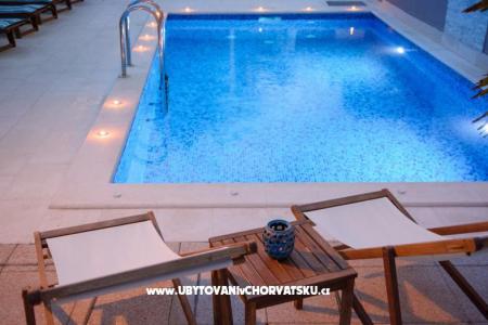 Apartmaji Villa Aurora foto 4