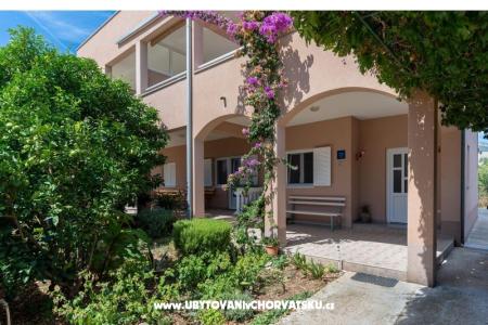 Apartmaji Samac Trogir Hrvaška