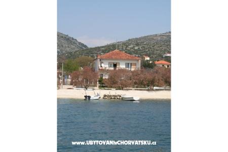 Manda Trogir Hrvaška