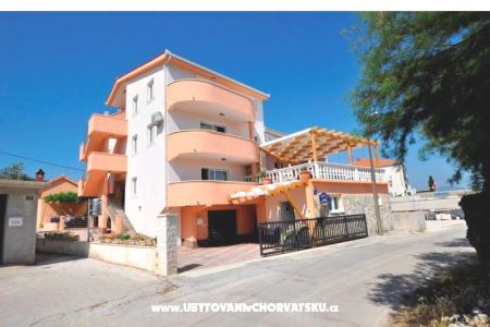 Apartmaji Marinovi dvori foto 2
