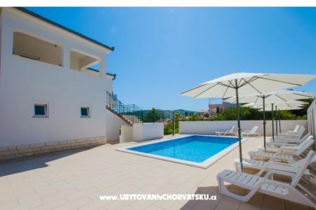 Apartmaji Milović 30 m od more foto 3