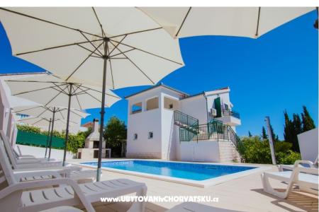 Apartmaji Milović 30 m od more foto 4