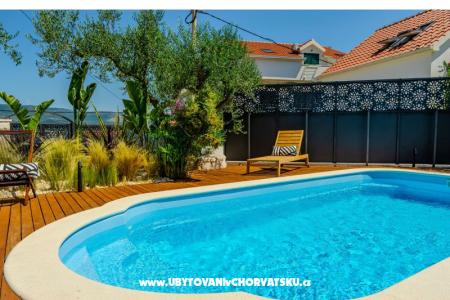 The Three Flowers Pool Hiša foto 4