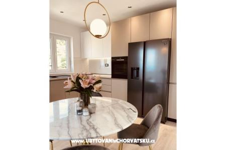 Apartmaji Mediteran Tučepi Hrvaška