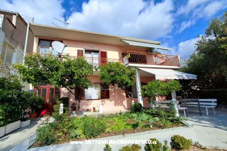 Olive Apartma and Sobe Tučepi Hrvaška