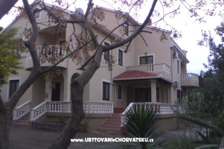 Apartmaji Rozelyn otok Ugljan Hrvaška