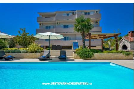 Apartmaji  ANA otok Ugljan Hrvaška