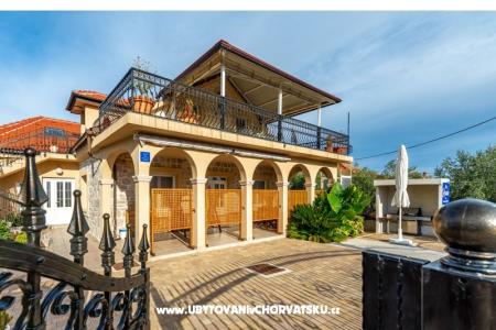 Počitniški dom  *** – otok Ugljan Hrvaška