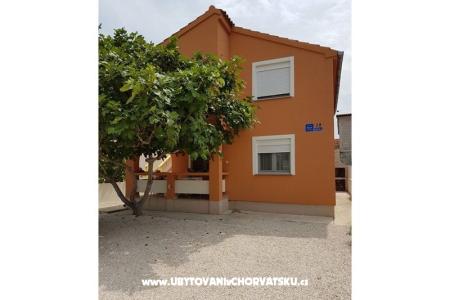 Apartma Laura  otok Vir Hrvaška