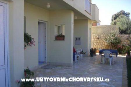 Apartmaji Ana foto 2