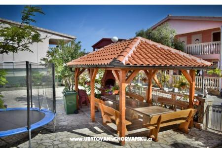 Apartmaji Anna foto 2