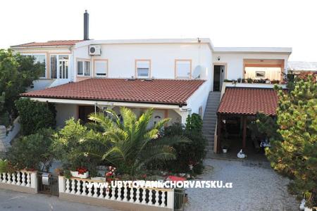 Apartmaji Ivo i Marija otok Vir Hrvaška
