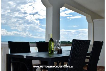 Apartmaji Mirko otok Vir Hrvaška