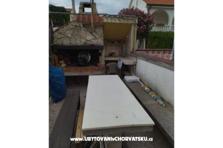 Apartmaji Oto Ivanka foto 3