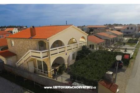 Apartmaji Oto Ivanka foto 4