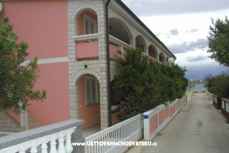 Apartmaji Ana otok Vir Hrvaška