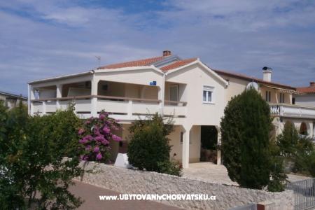 Apartmaji Davorka otok Vir Hrvaška