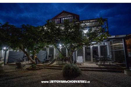 Apartmaji Villa Agape Vir foto 3
