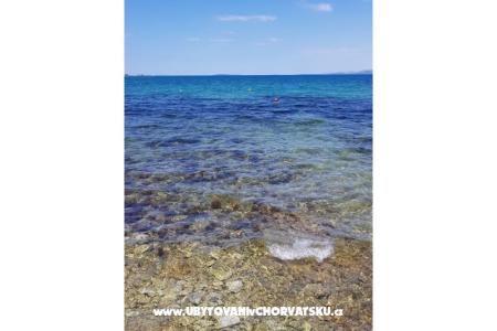 Družinska hiša na Viru Summer Holi – otok Vir Hrvaška
