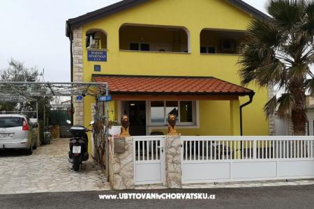 Maros apartments otok Vir Hrvaška