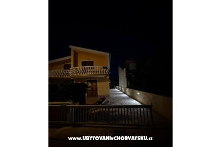 Apartmaji Štefanija otok Vir Hrvaška
