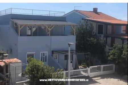 Tibi Apartma  otok Vir Hrvaška