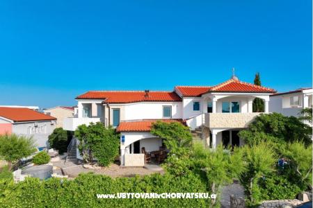 Vila Filipasic  otok Vir Hrvaška