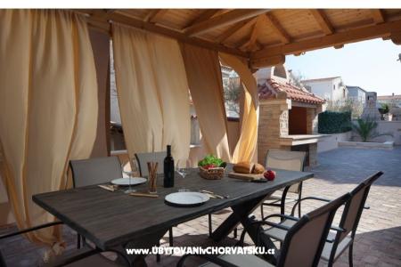 Villa Vista Apartmaji otok Vir Hrvaška