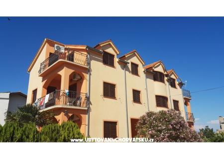 Apartmaji Tribunj-Biserka Vodice Hrvaška